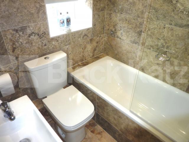 			LUXURY MODERN ONE BED!, 1 Bedroom, 1 bath, 1 reception Flat			 St Augustines Road, CAMDEN SQUARE